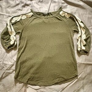 DOE & RAE Crochet Sleeve Green/Cream Open Shoulder Sweater Blouse/Top S Keyhole